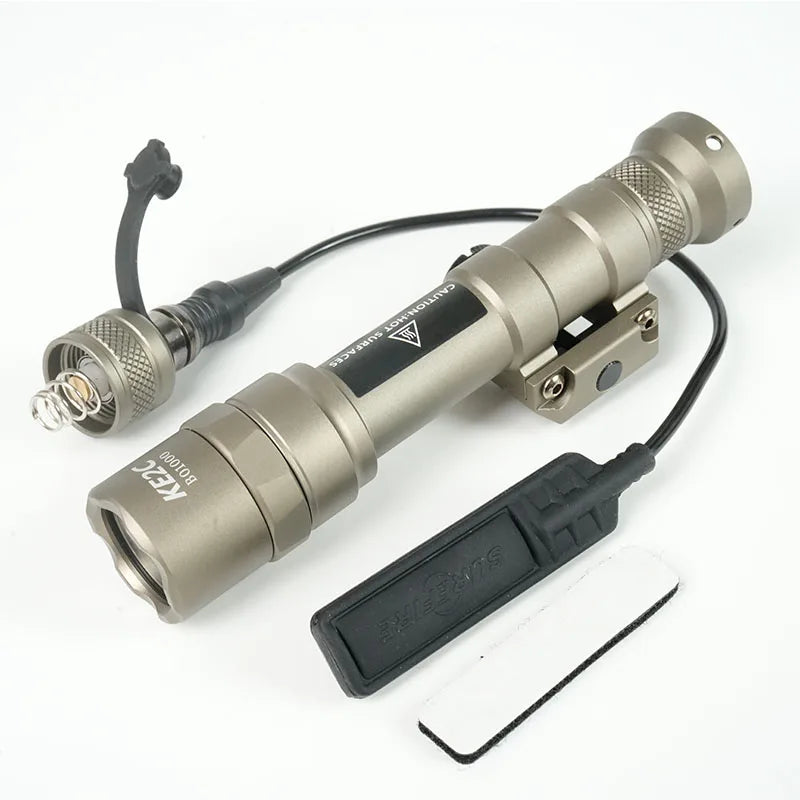 Tactical SF M300C M600C Metal Flashlight Strobe Scout Light X300 X300U Ultra Airsoft Hunting Weapon Scout Light Fit 20mm Rail