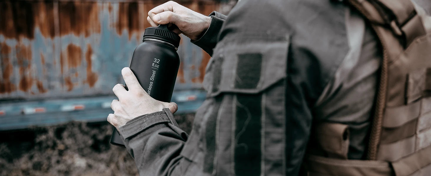 ONETIGRIS 32oz Insulated Water Bottle with Straw, 3 Lids, Sleeve, Leakproof Stainless Steel Thermos for Travel, Hiking, Gym