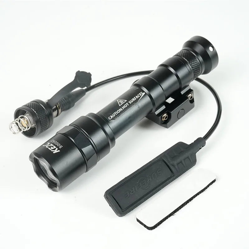 Tactical SF M300C M600C Metal Flashlight Strobe Scout Light X300 X300U Ultra Airsoft Hunting Weapon Scout Light Fit 20mm Rail